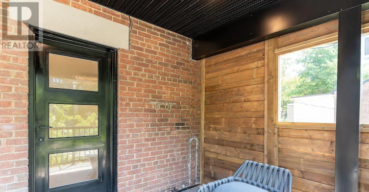 UPPER-129 Kenilworth Avenue, Toronto, ON, M4L 3S7 - 22