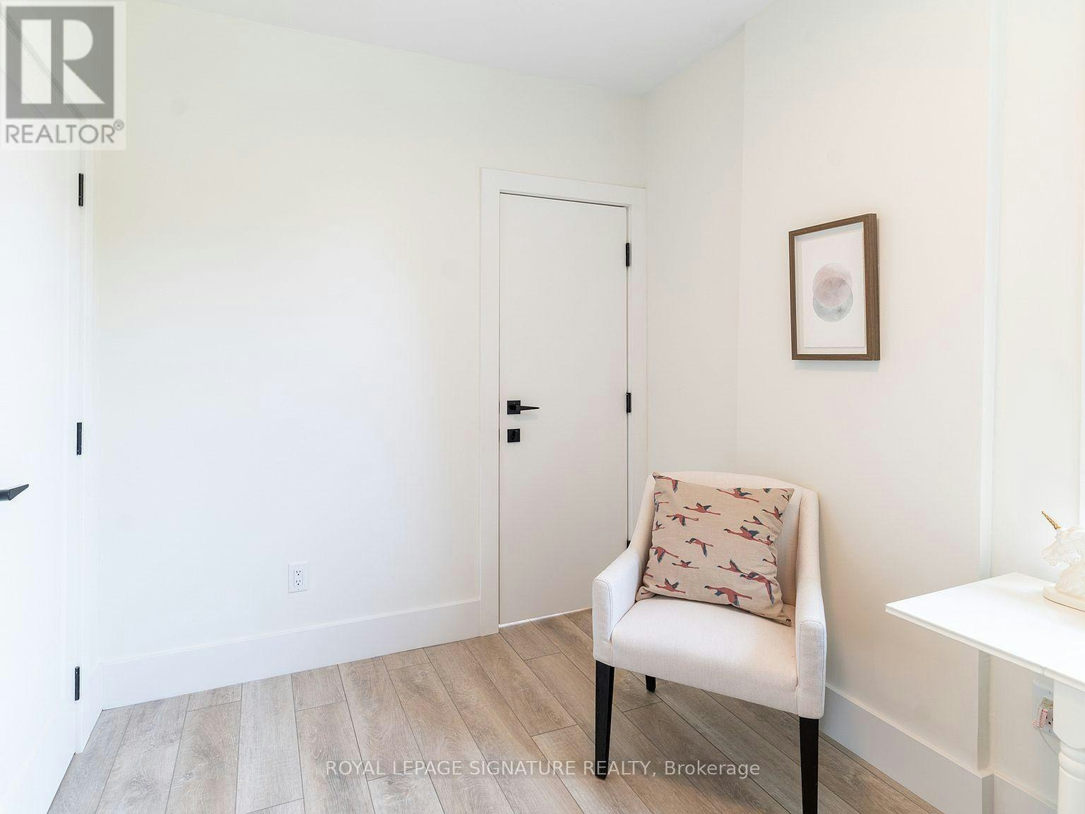 UPPER-129 Kenilworth Avenue, Toronto, ON, M4L 3S7 - 19
