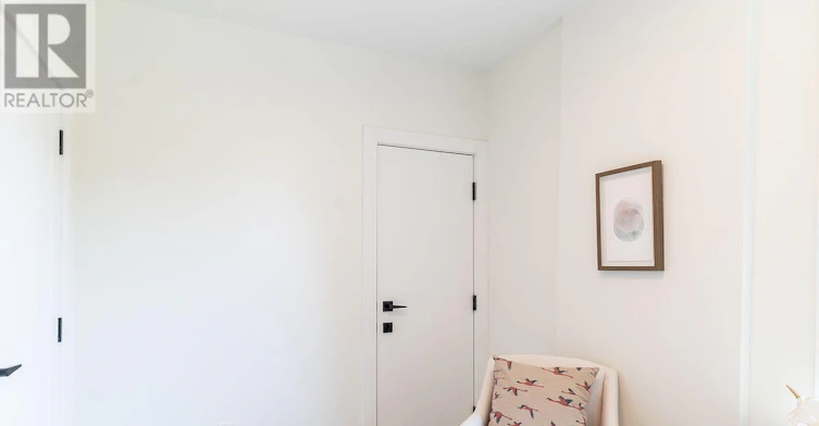UPPER-129 Kenilworth Avenue, Toronto, ON, M4L 3S7 - 19