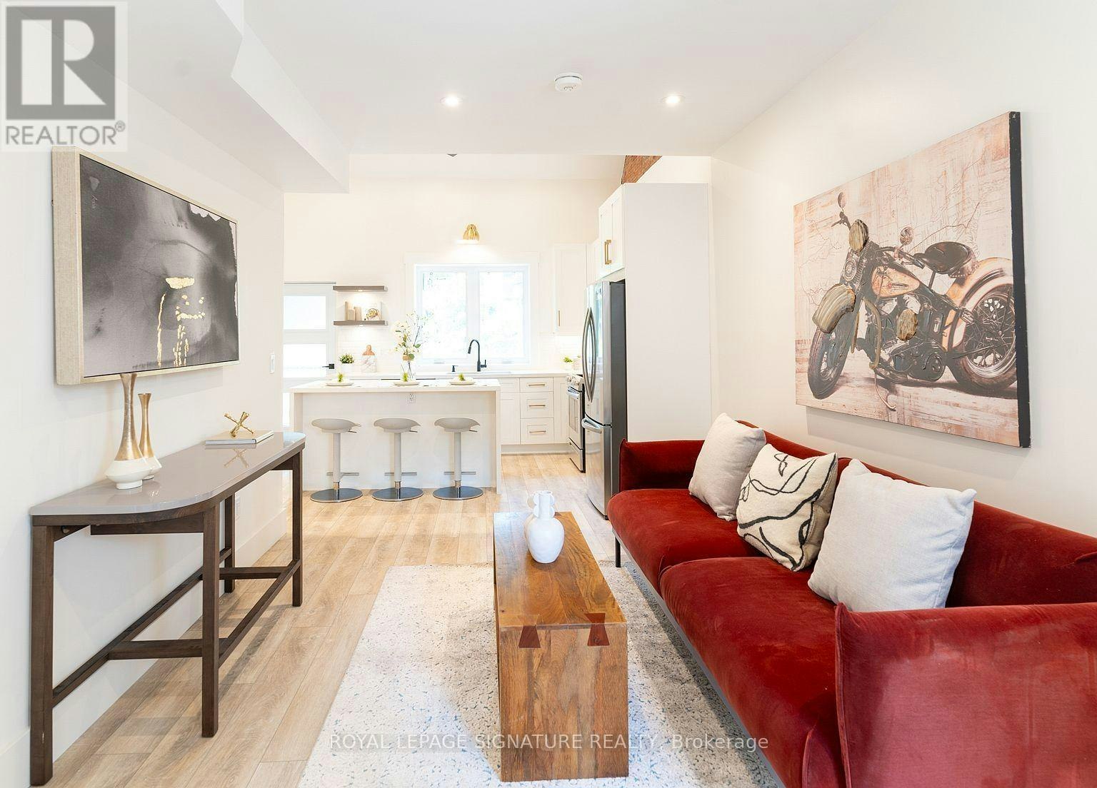 UPPER-129 Kenilworth Avenue, Toronto, ON, M4L 3S7 - 9