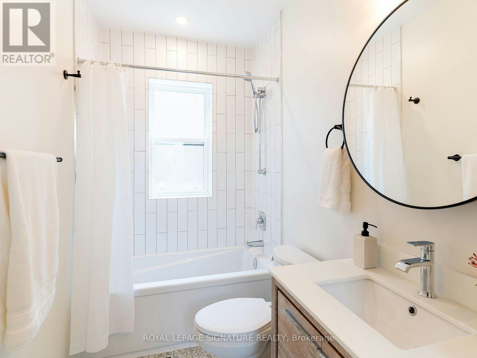 UPPER-129 Kenilworth Avenue, Toronto, ON, M4L 3S7 - 21