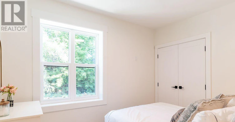 UPPER-129 Kenilworth Avenue, Toronto, ON, M4L 3S7 - 14