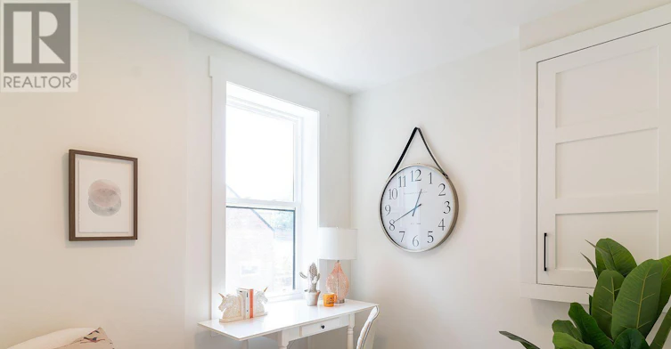 UPPER-129 Kenilworth Avenue, Toronto, ON, M4L 3S7 - 18
