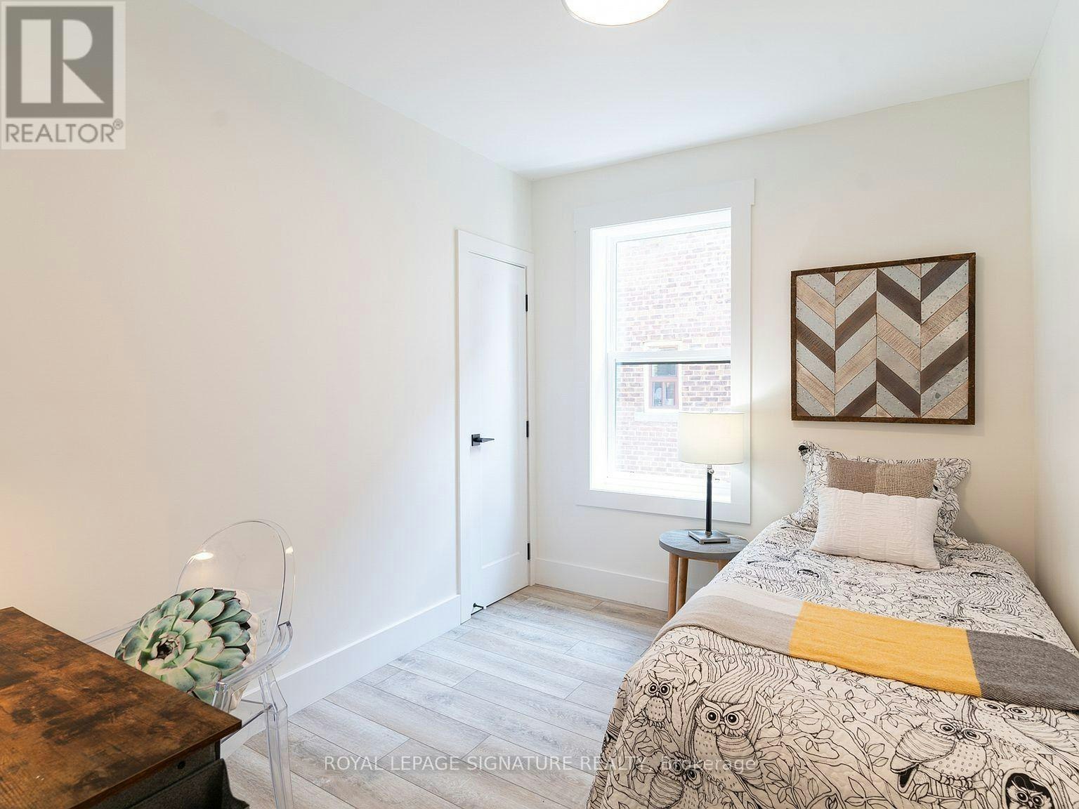 UPPER-129 Kenilworth Avenue, Toronto, ON, M4L 3S7 - 16