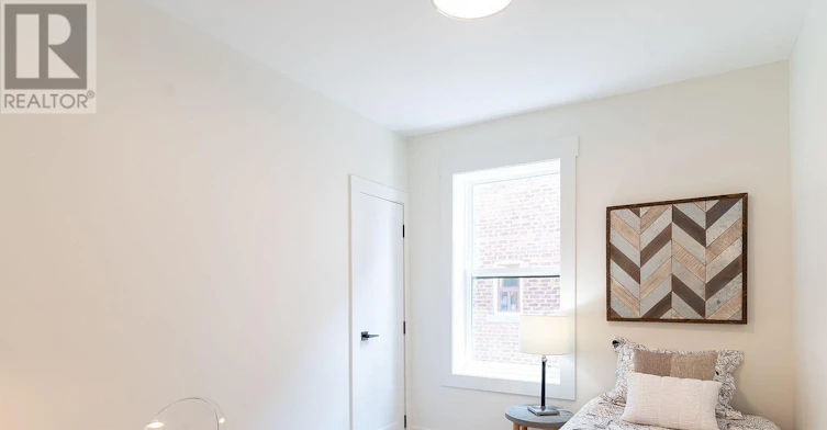 UPPER-129 Kenilworth Avenue, Toronto, ON, M4L 3S7 - 16