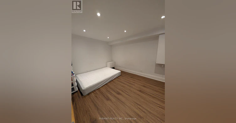 LOWER-1036 Dovercourt Road, Toronto, ON, M6H 2X8 - 11