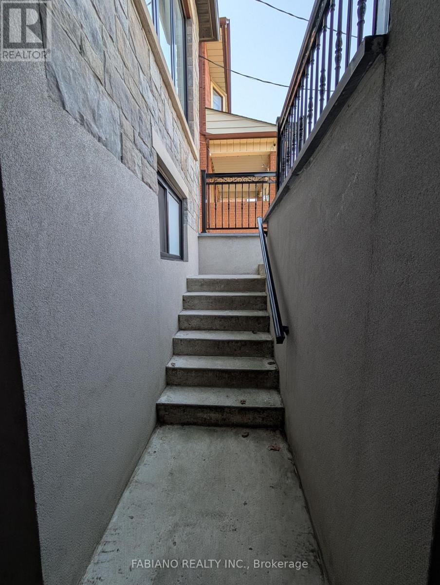 LOWER-1036 Dovercourt Road, Toronto, ON, M6H 2X8 - 23