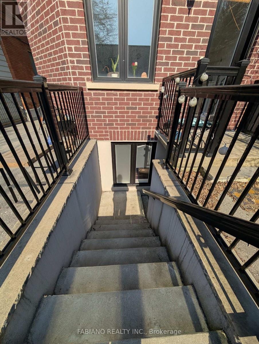 LOWER-1036 Dovercourt Road, Toronto, ON, M6H 2X8 - 18