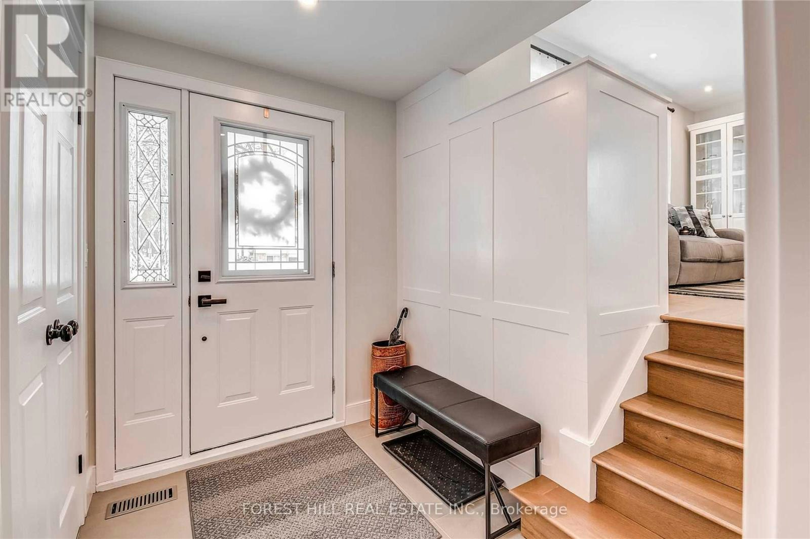 3 Shakespeare Drive, Guelph, ON, N1E 6G5 - 2
