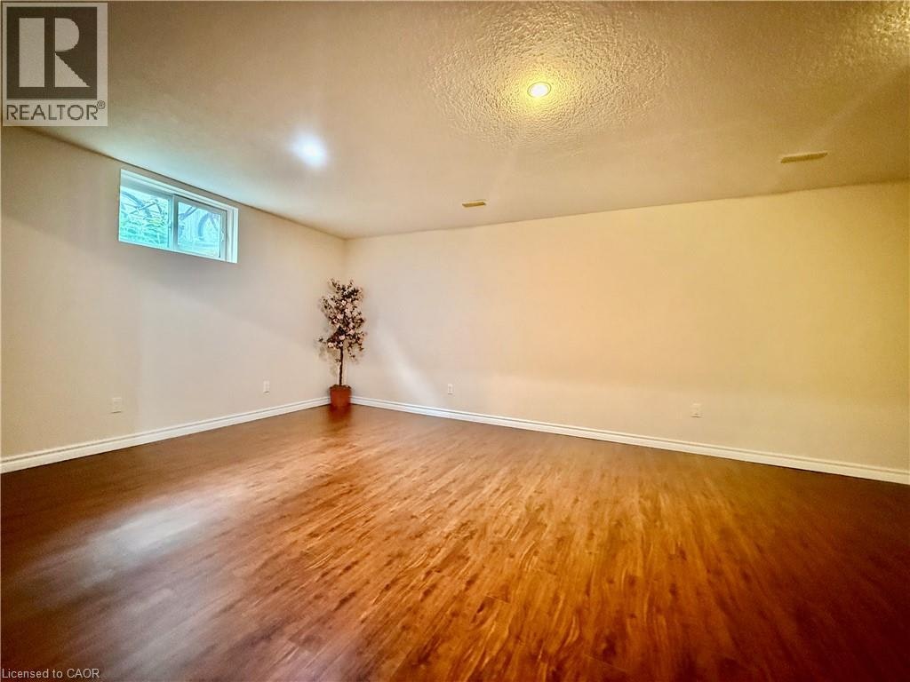 596 Violet Street, Waterloo, ON, N2V 2V6 - 21