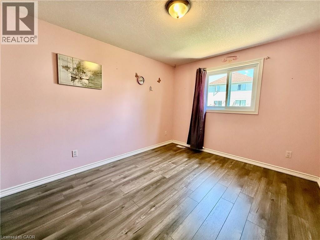 596 Violet Street, Waterloo, ON, N2V 2V6 - 17