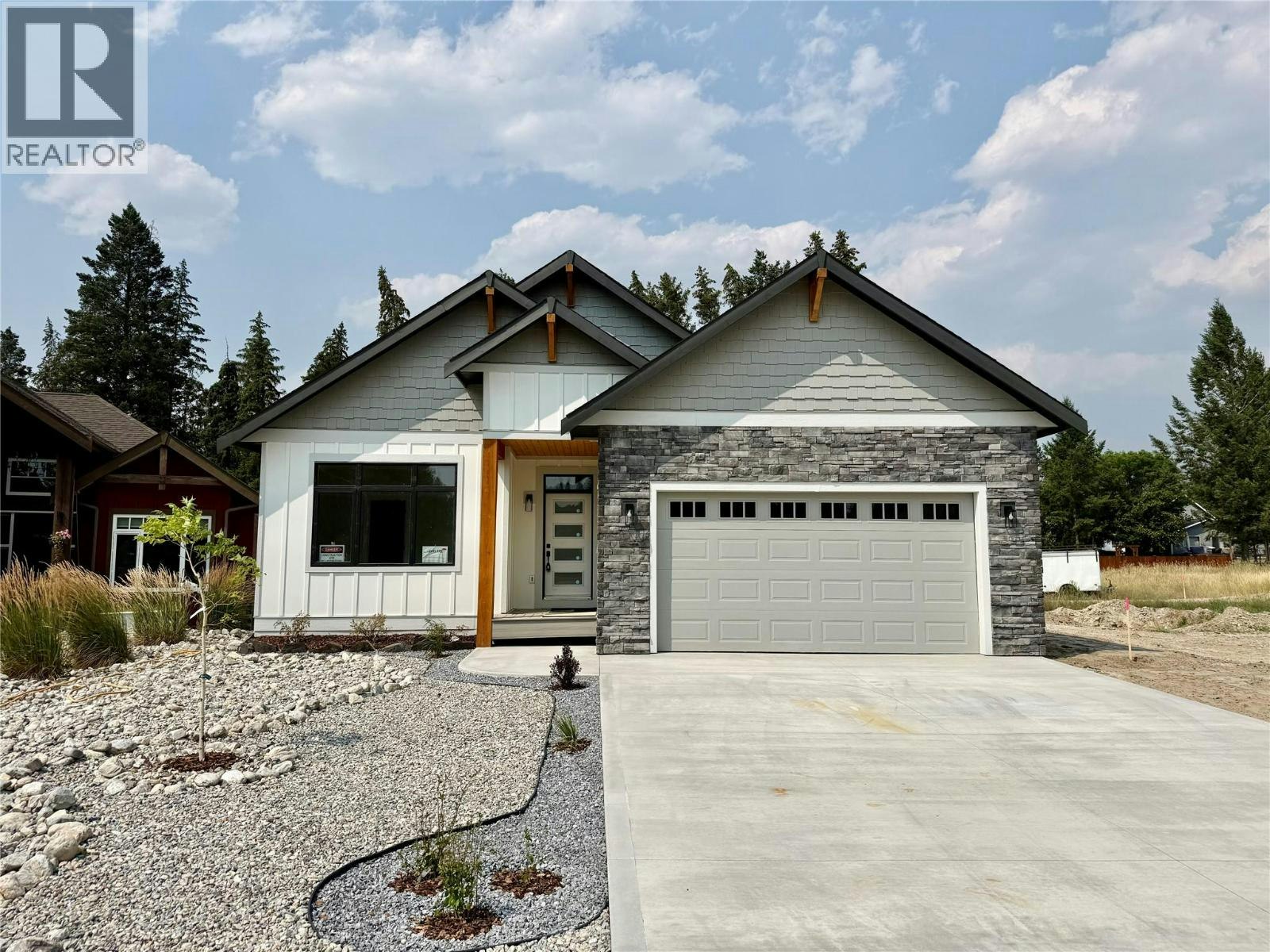 1814 Foxwood Trail, Windermere, BC, V0B 2L2
