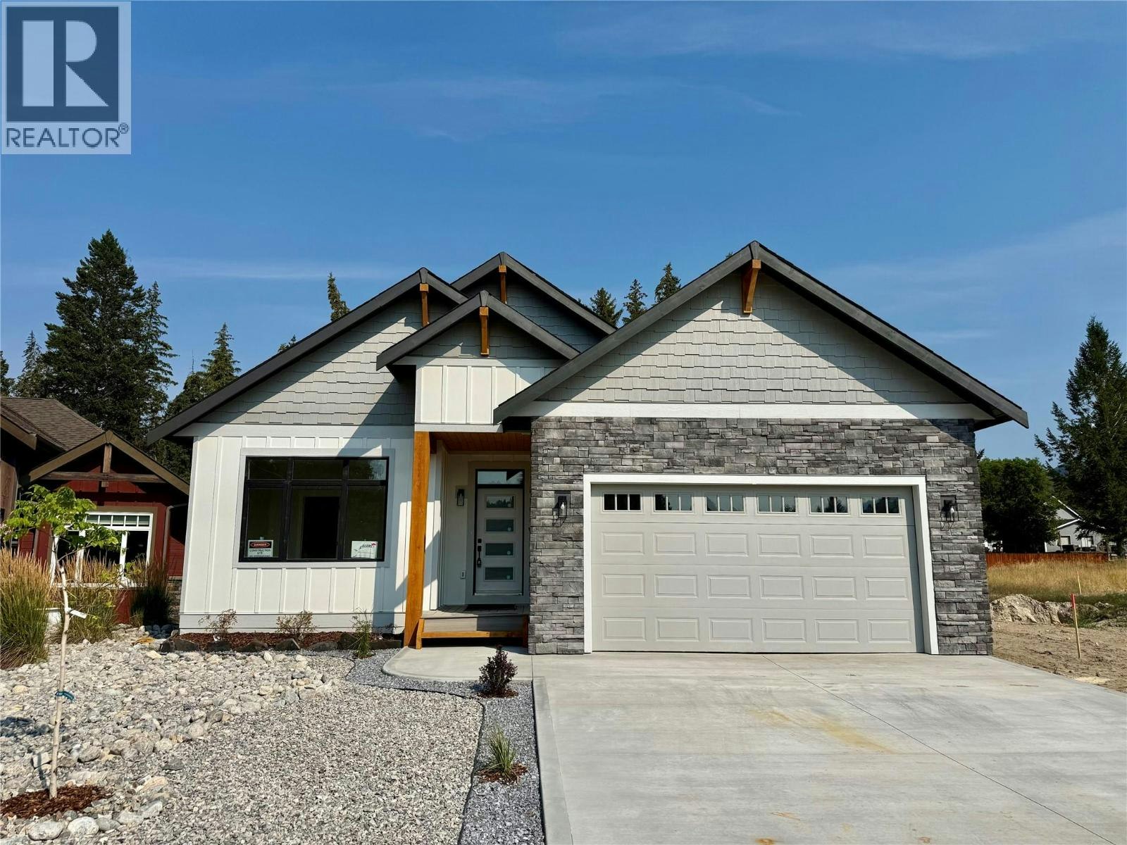 1814 Foxwood Trail, Windermere, BC, V0B 2L2
