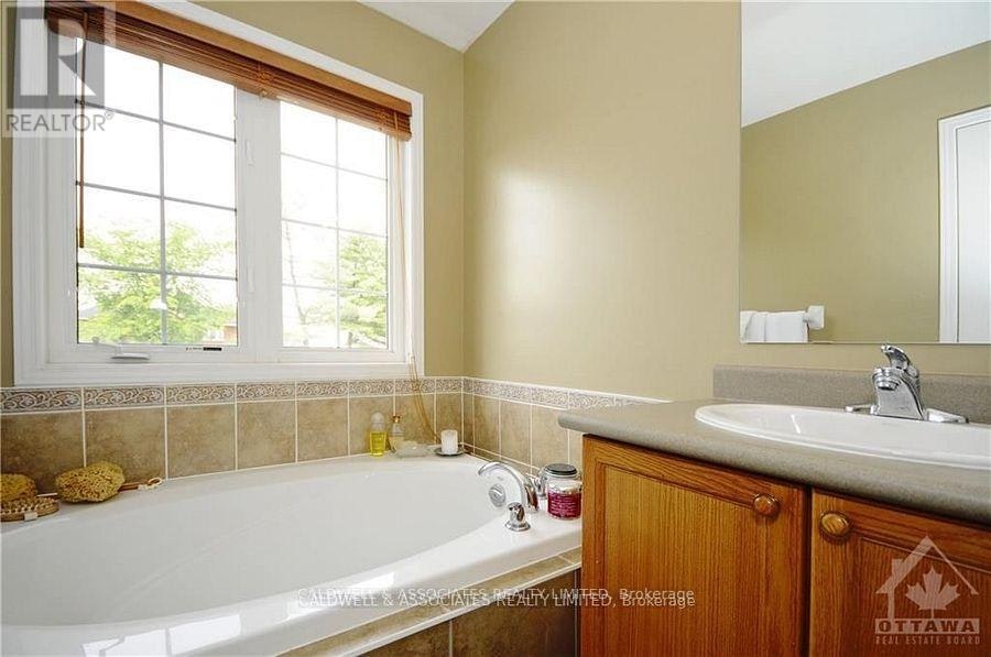 220 Freedom Private, Ottawa, ON, K1G 6W2 - 8