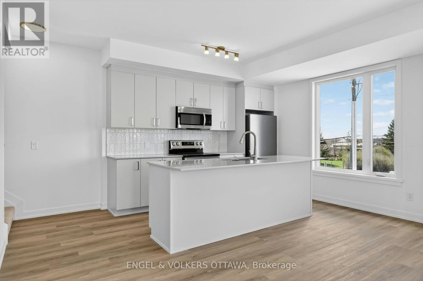 120 Stardust Private, Ottawa, ON, K1T 3W6 - 8