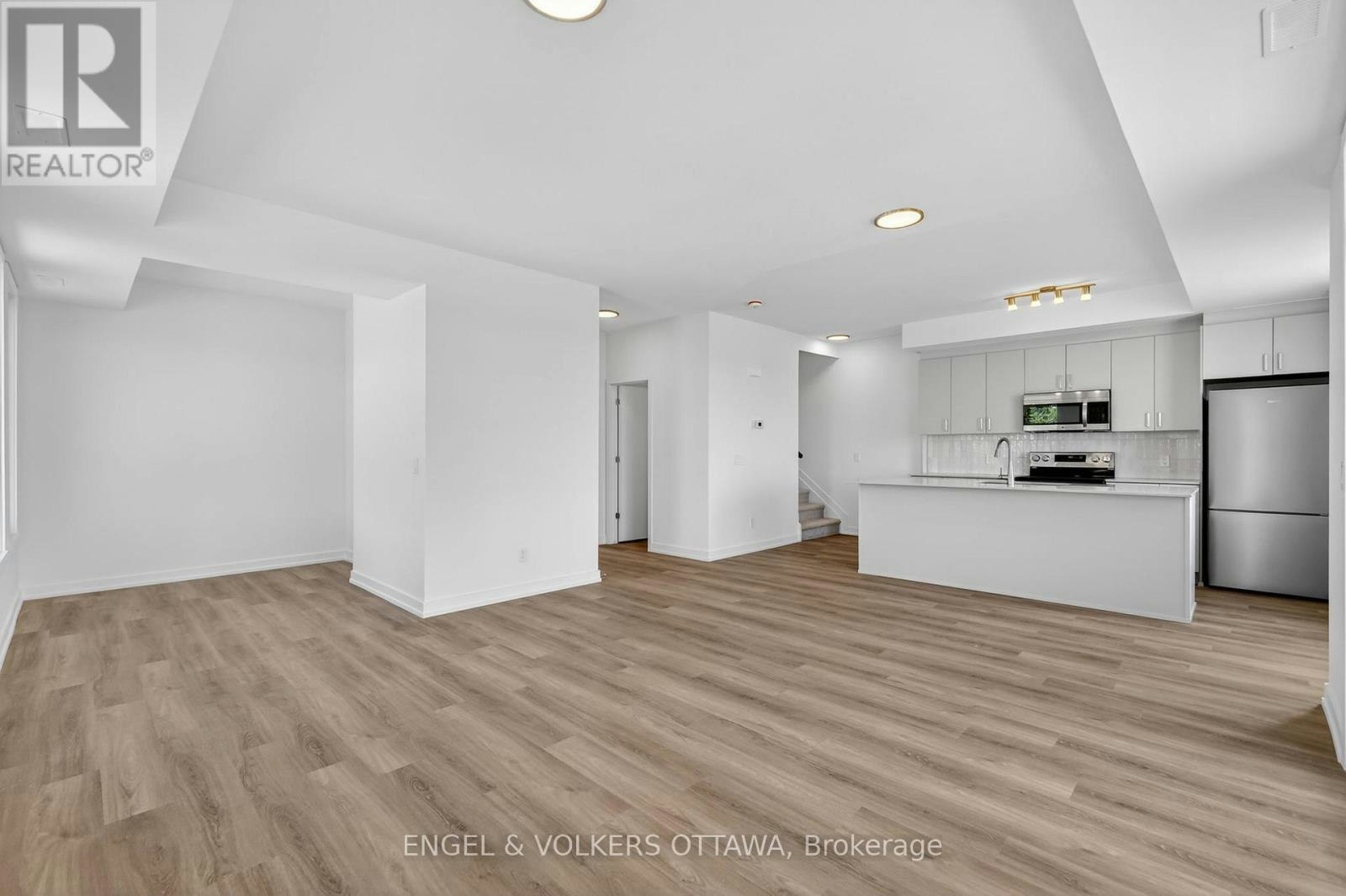 120 Stardust Private, Ottawa, ON, K1T 3W6 - 3