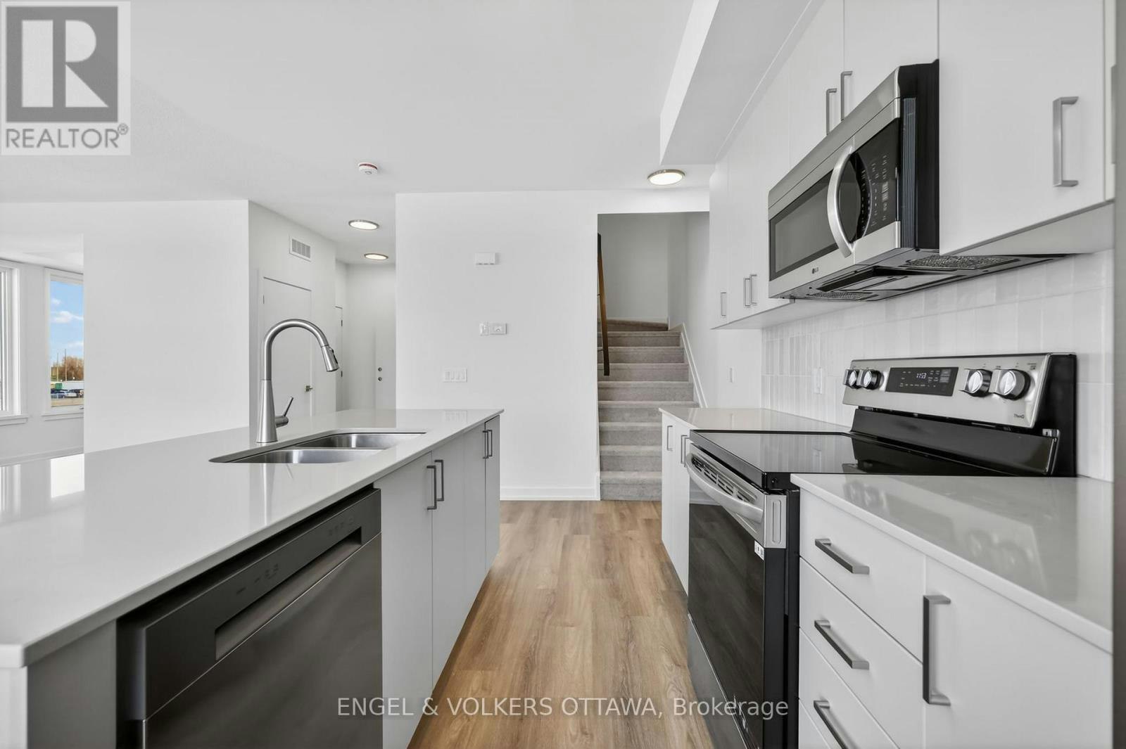 120 Stardust Private, Ottawa, ON, K1T 3W6 - 12