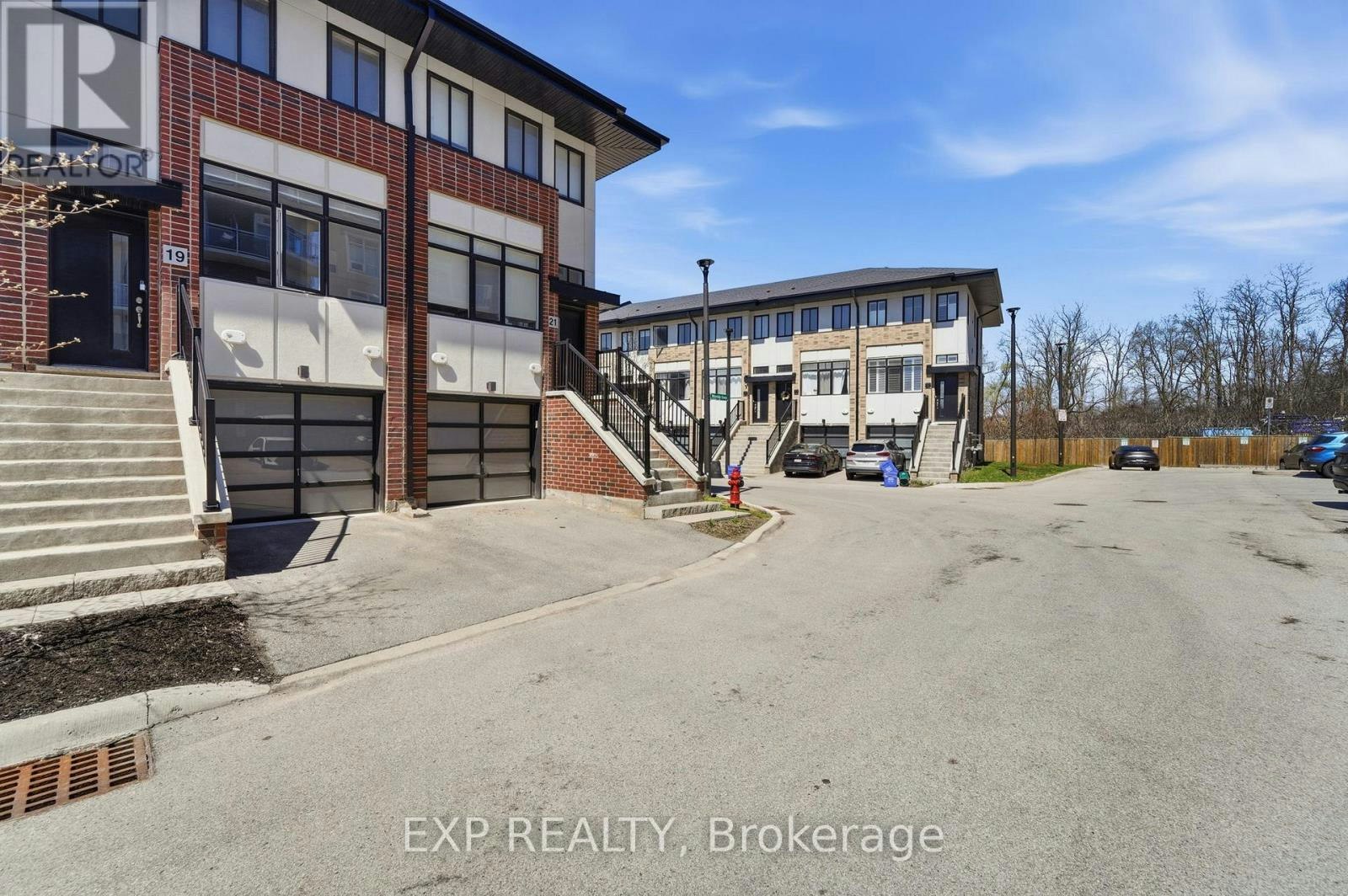 19 Markle Crescent, Hamilton, ON, L9G 0H4 - 2
