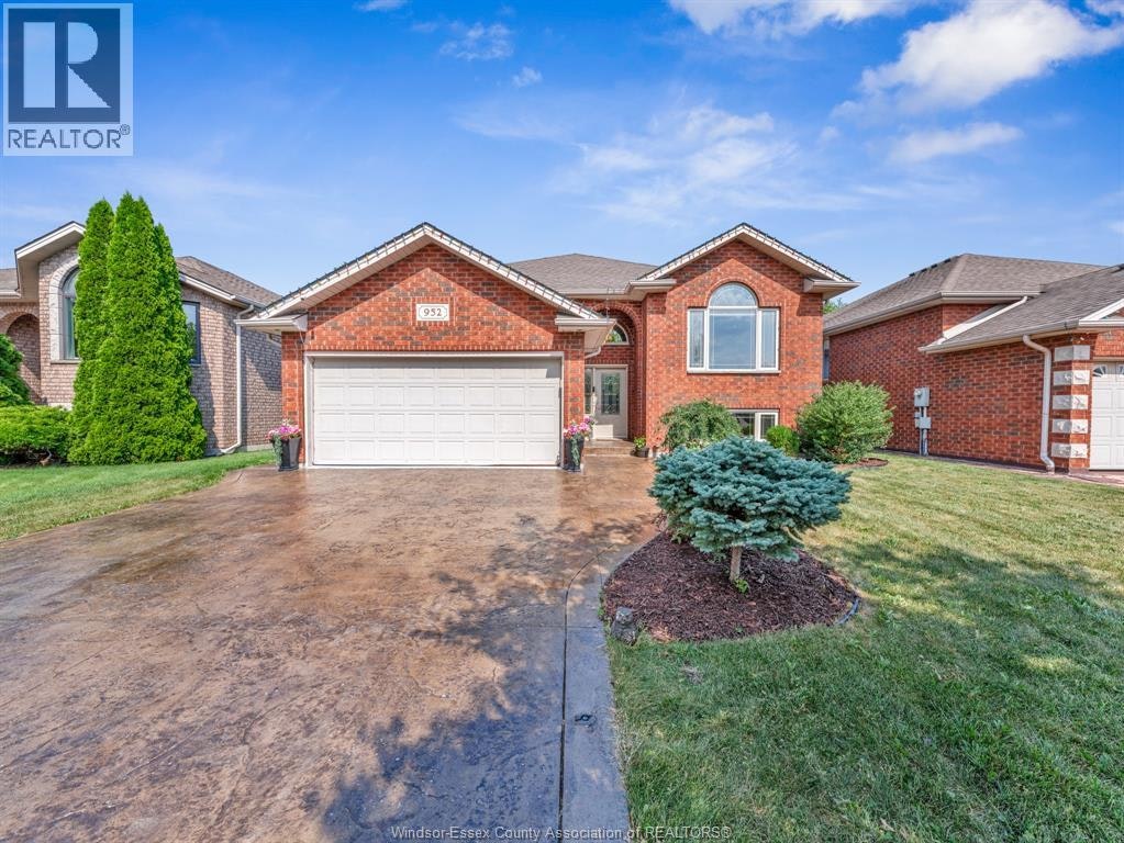 952 Banwell, Windsor, ON, N8P 1J2
