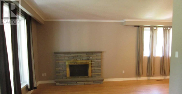303 Millard(main Level Avenue, Newmarket, ON, L3Y 1Z3 - 2