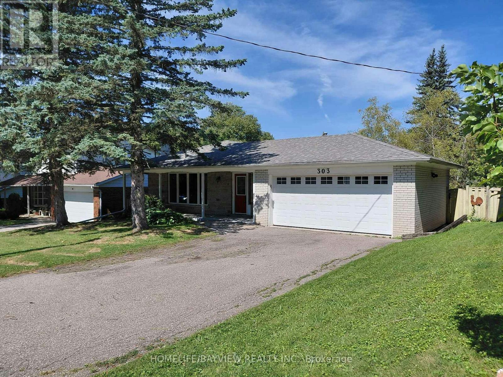 303 Millard(main Level Avenue, Newmarket, ON, L3Y 1Z3
