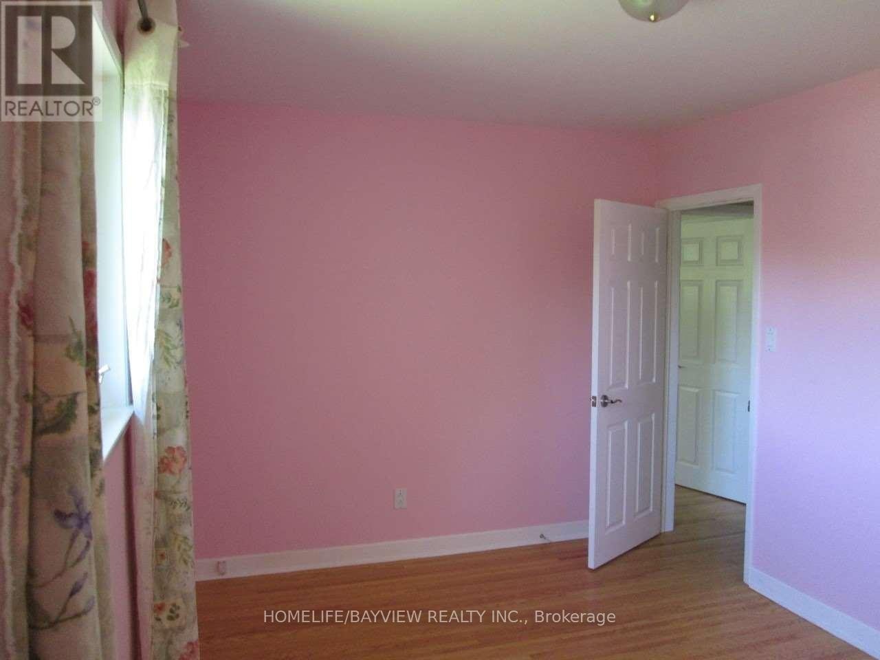 303 Millard(main Level Avenue, Newmarket, ON, L3Y 1Z3 - 6
