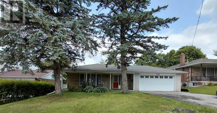 303 Millard(main Level Avenue, Newmarket, ON, L3Y 1Z3 - 12