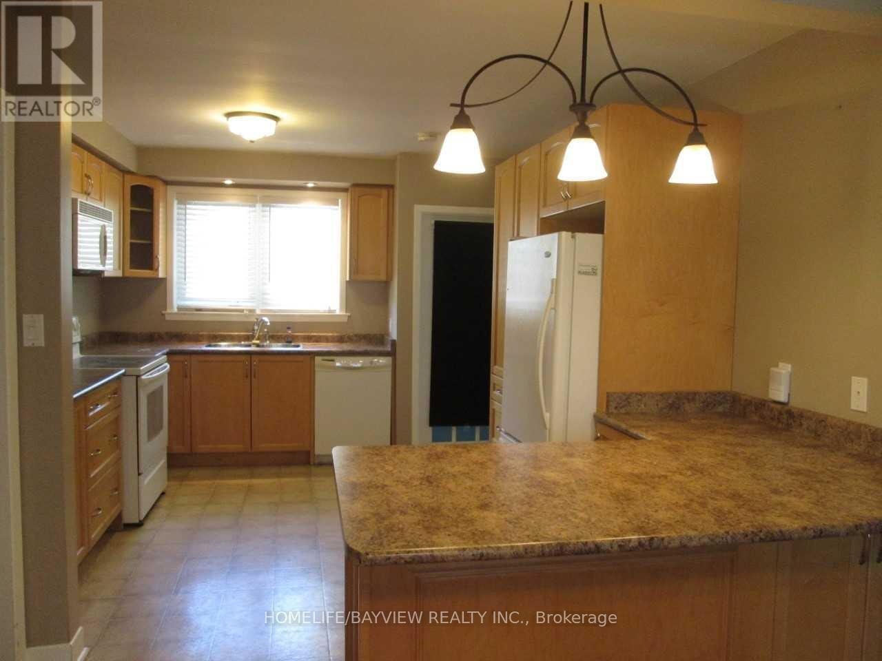 303 Millard(main Level Avenue, Newmarket, ON, L3Y 1Z3 - 4