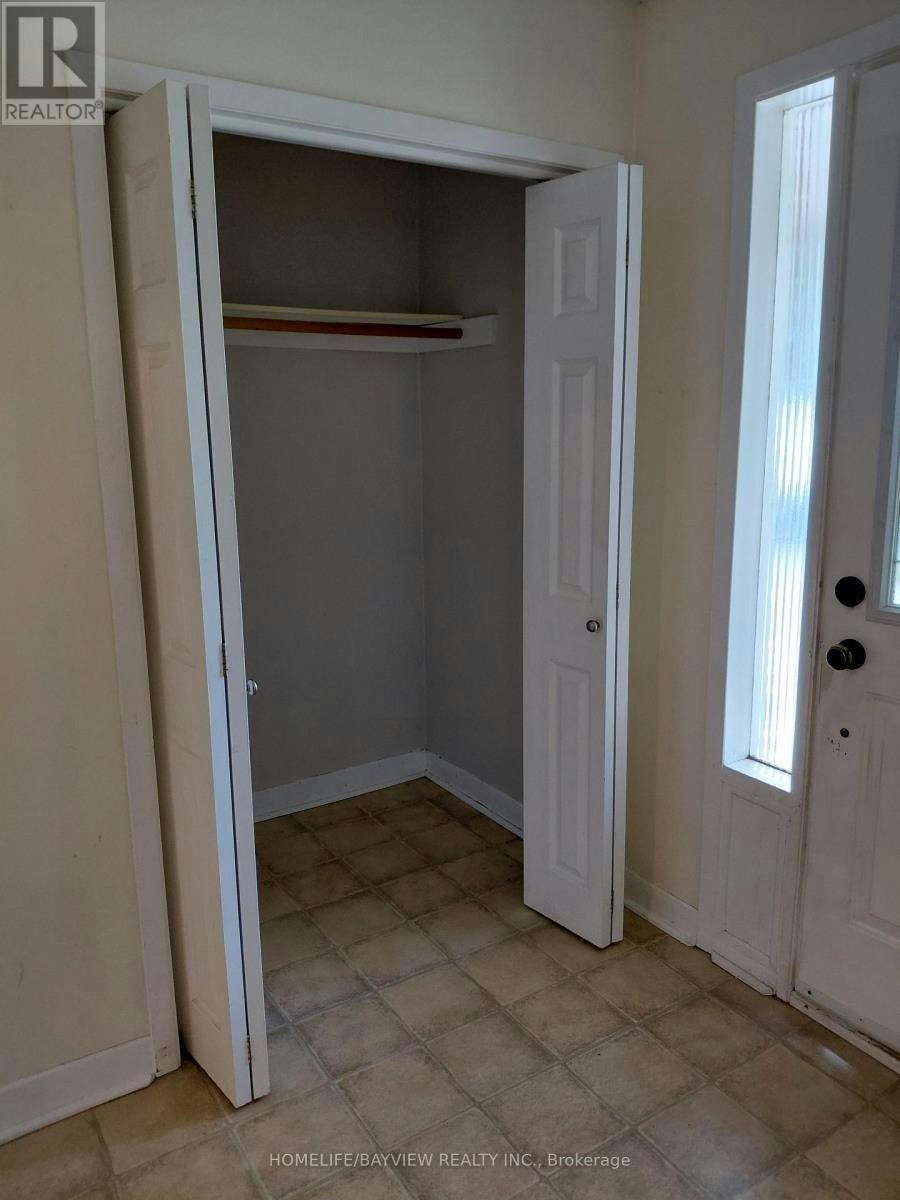 303 Millard(main Level Avenue, Newmarket, ON, L3Y 1Z3 - 6