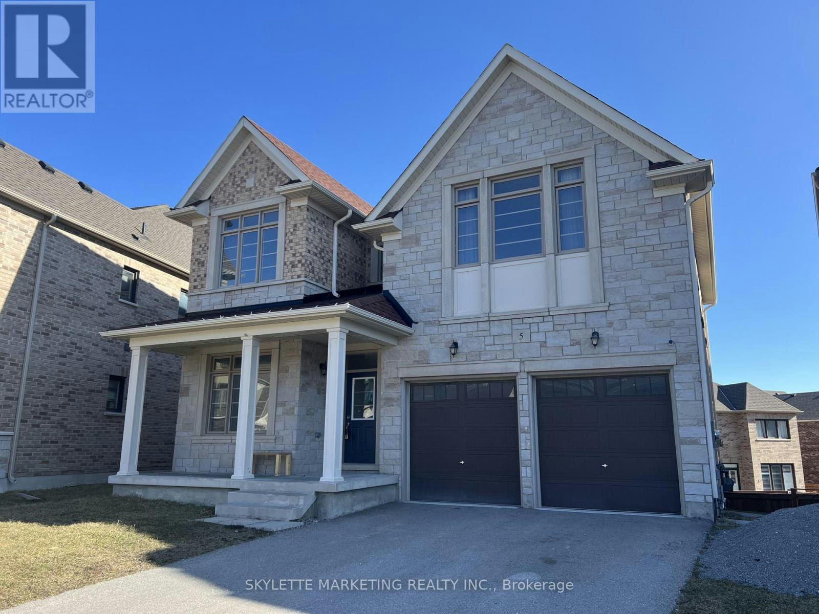 5 Beebalm Lane, East Gwillimbury, ON, L9N 0T4