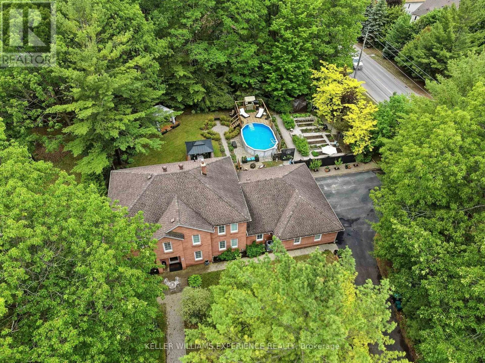 2 Seeley Court, Wasaga Beach, ON, L9Z 2A7