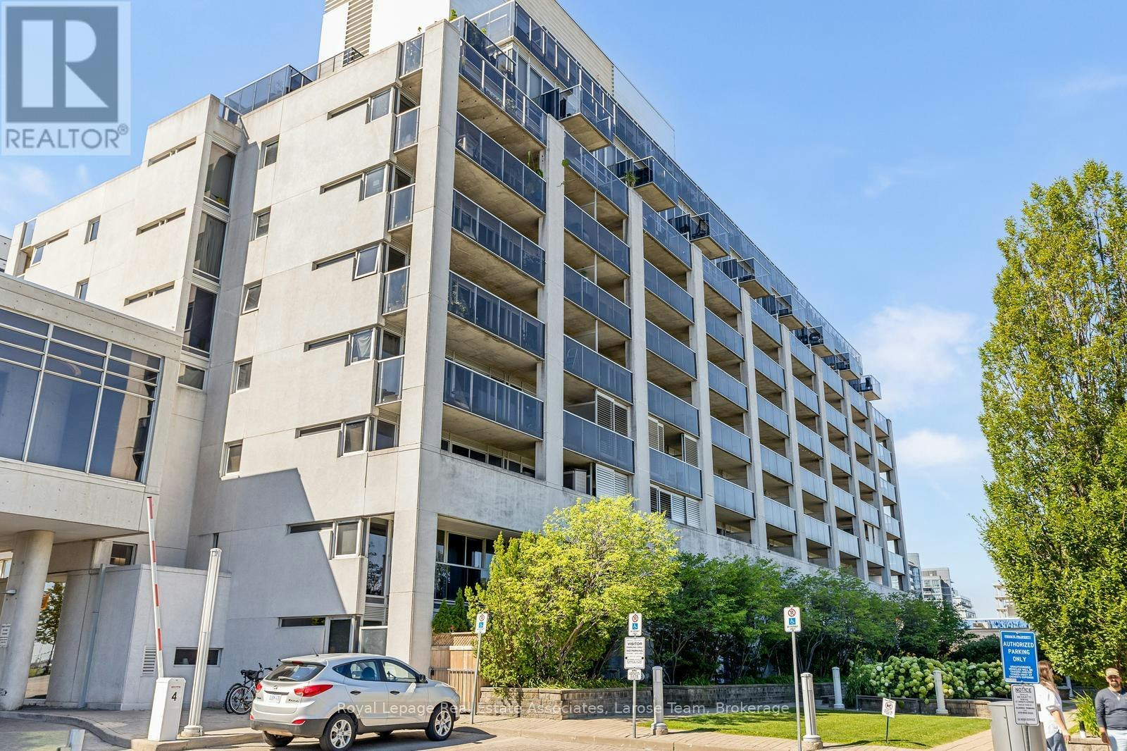 611-1050 The Queensway Avenue, Toronto, ON, M8Z 0A8