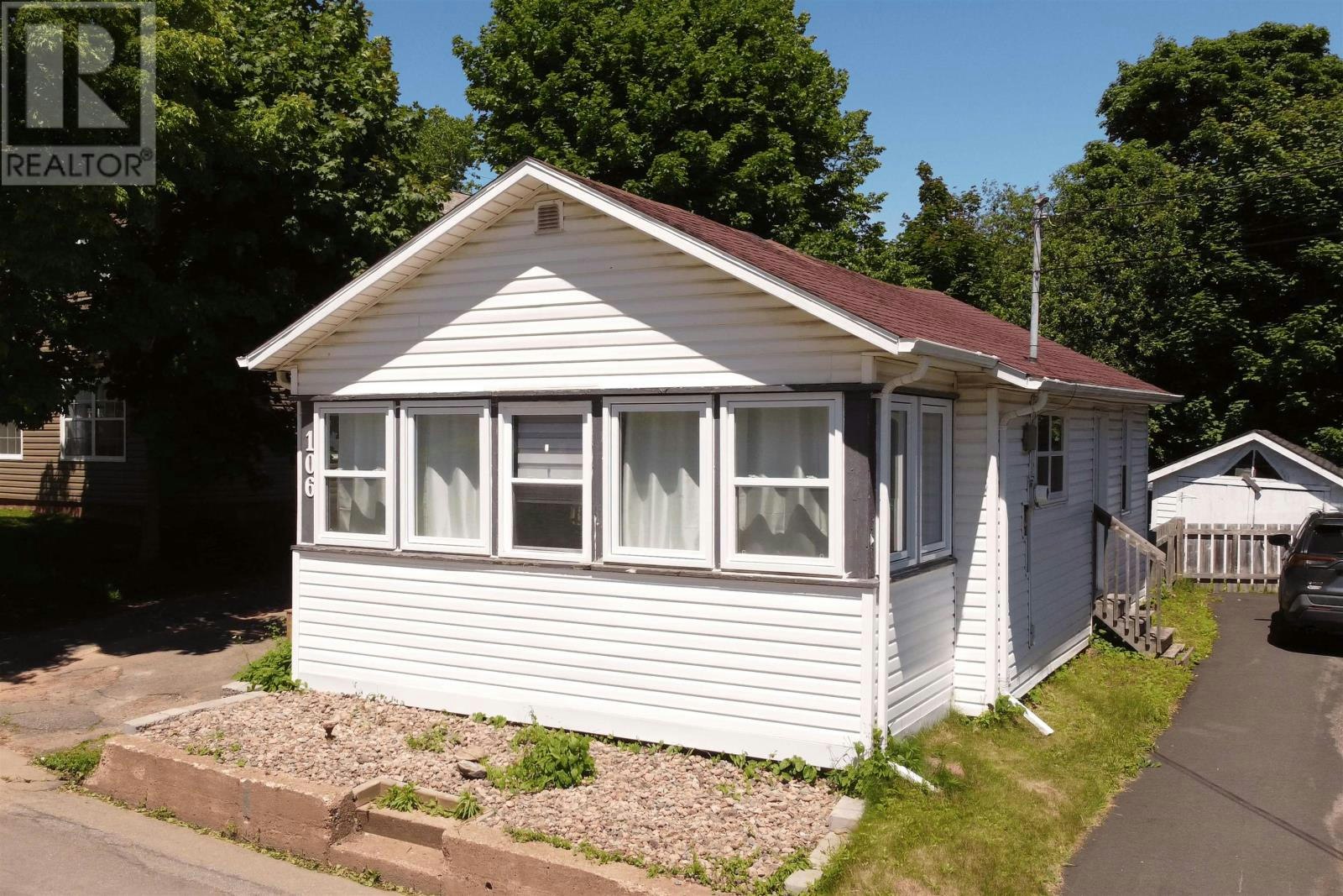 106 Spring Park Road, Charlottetown, PE, C1A 3Y4