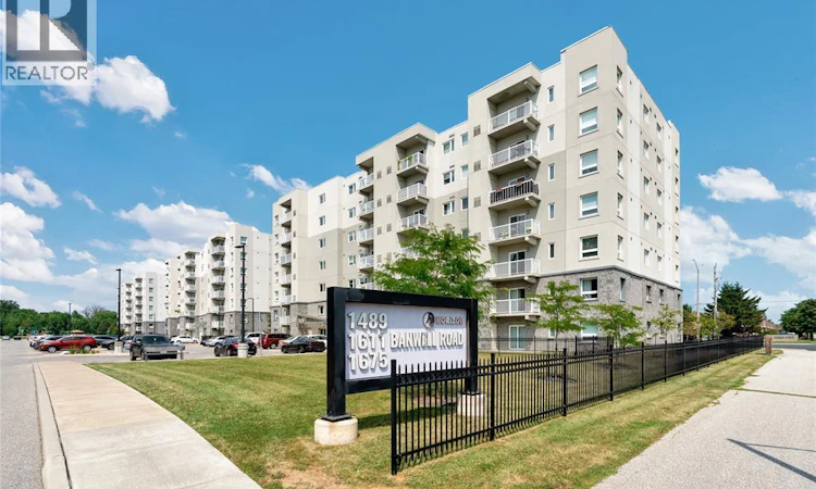 705-1675 Banwell Road