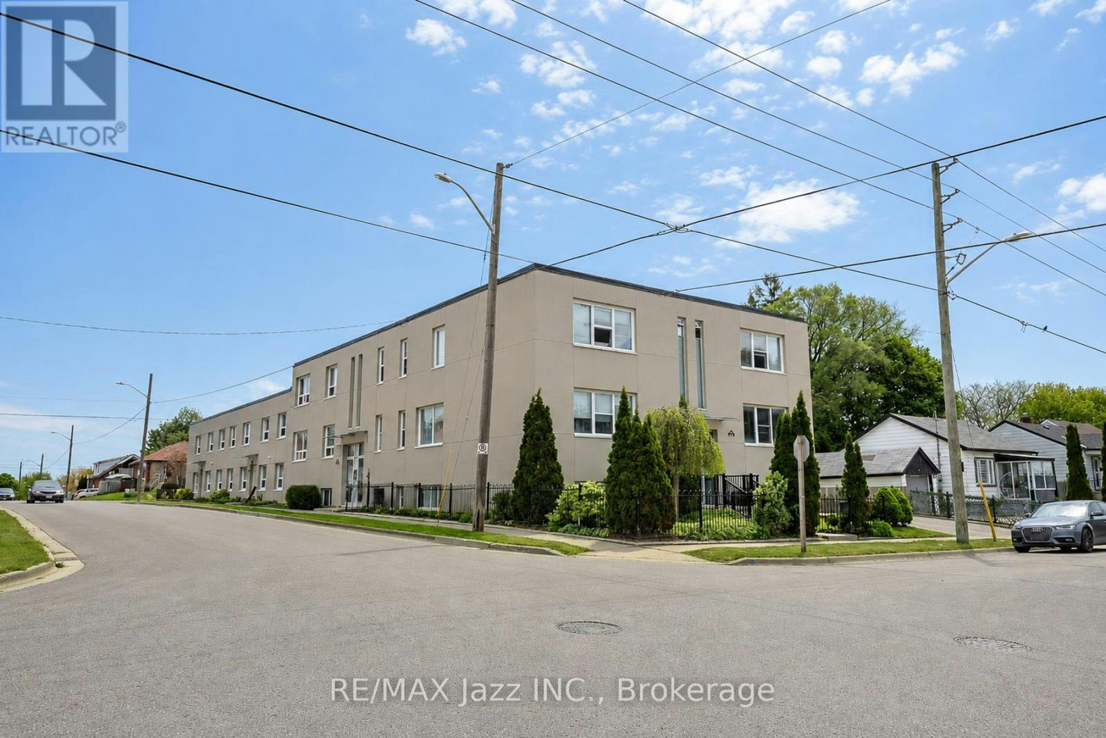 1-209 Stacey Avenue, Oshawa, ON, L1H 5A6 - 2