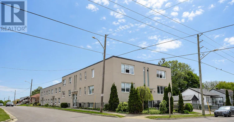 1-209 Stacey Avenue, Oshawa, ON, L1H 5A6 - 2