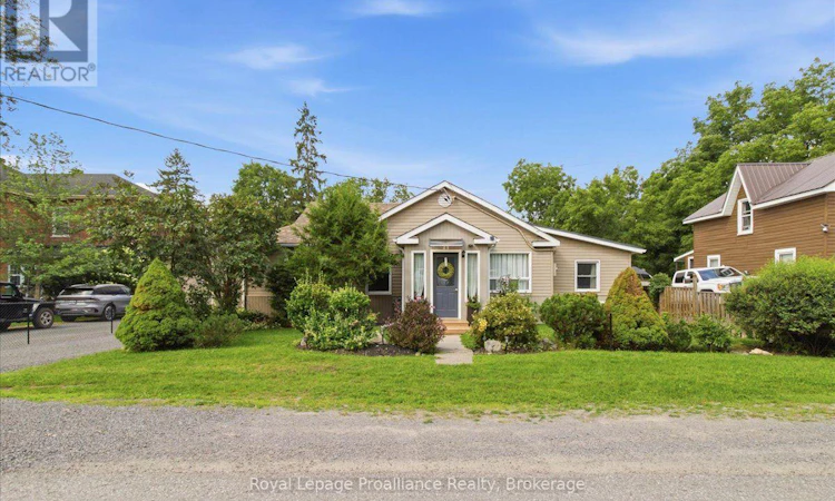 21 Hastings Avenue NORTH