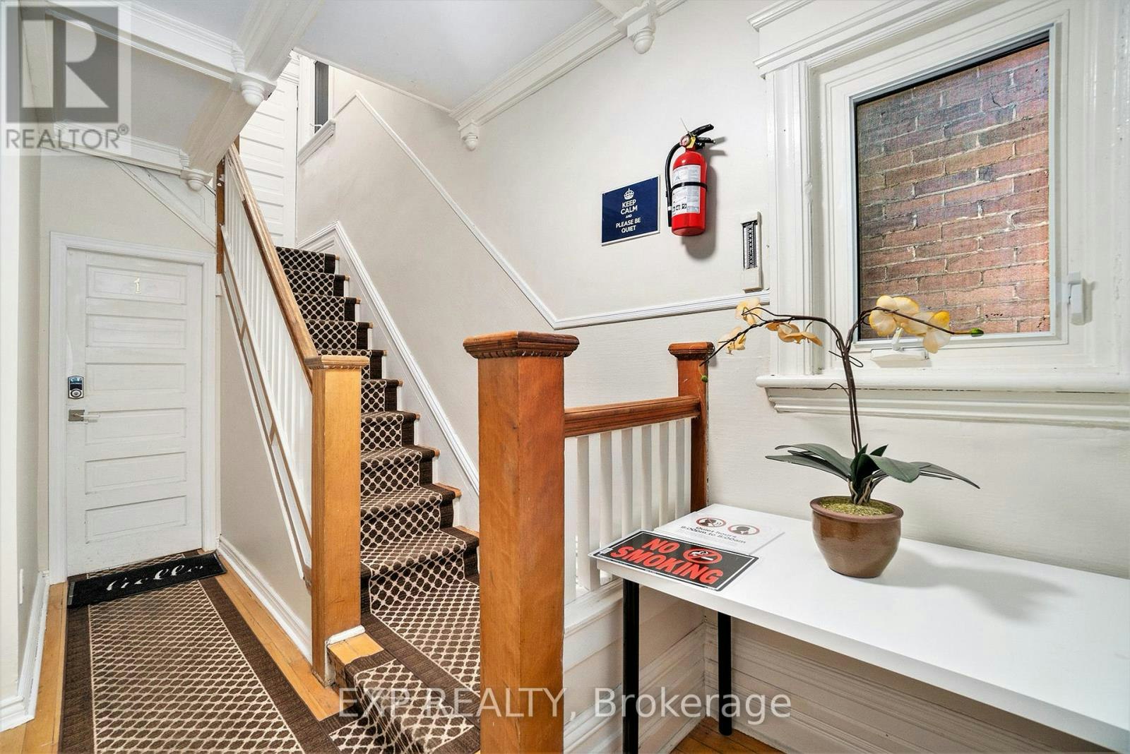 3-350 Fifth Avenue, Ottawa, ON, K1S 2N8 - 3