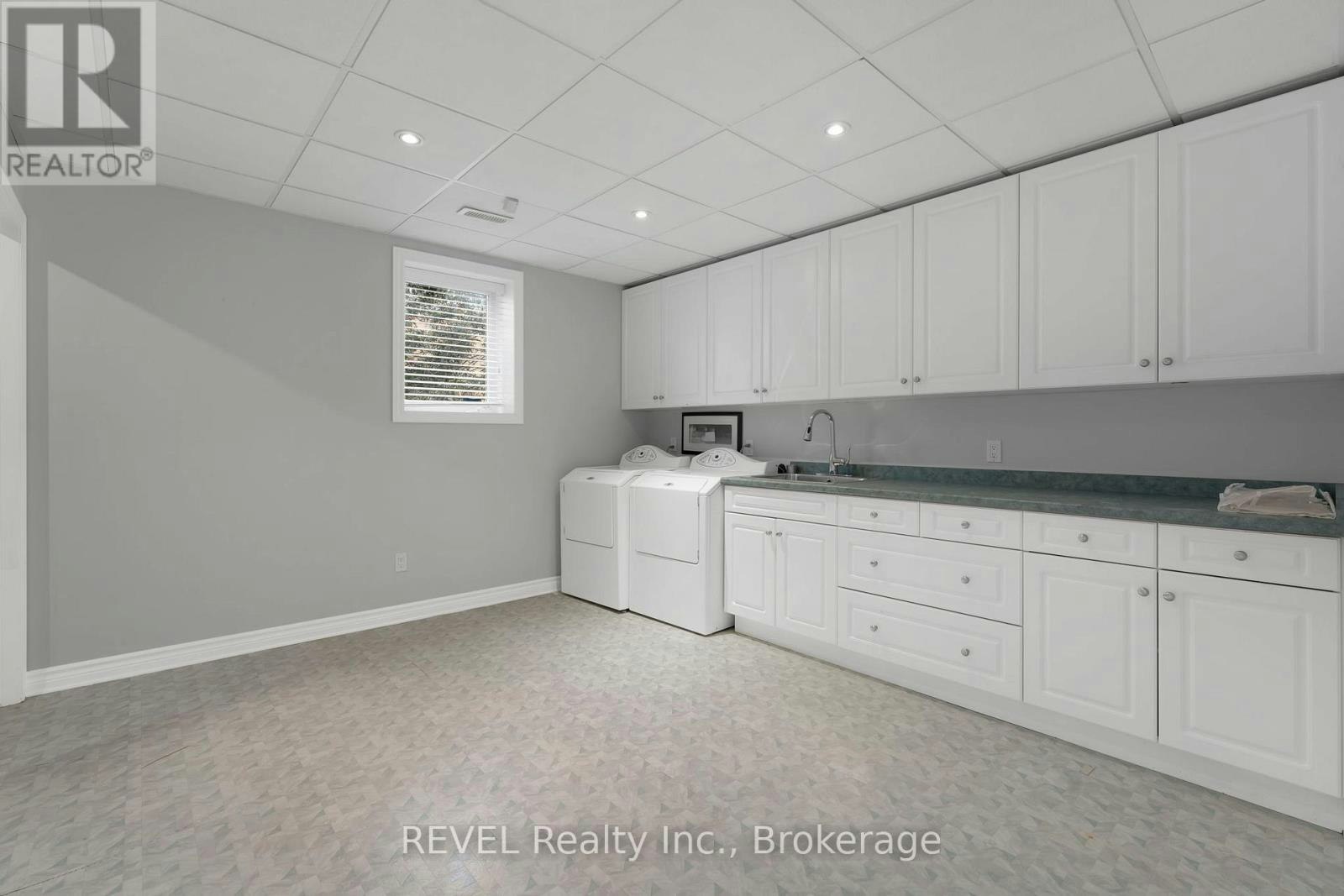 661 Clarence Street, Port Colborne, ON, L3K 6B8 - 40