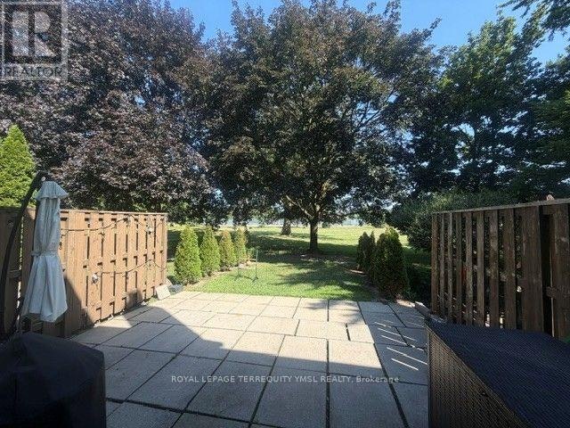 8 Farmstead Road, Toronto, ON, M2L 2G2 - 37