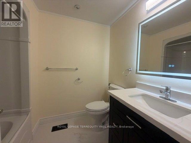 8 Farmstead Road, Toronto, ON, M2L 2G2 - 23