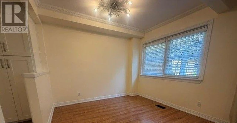 8 Farmstead Road, Toronto, ON, M2L 2G2 - 5