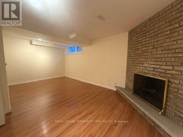 8 Farmstead Road, Toronto, ON, M2L 2G2 - 32