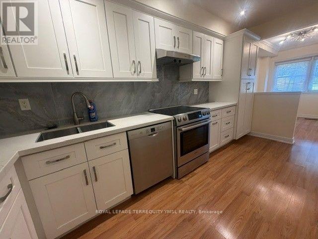 8 Farmstead Road, Toronto, ON, M2L 2G2 - 7