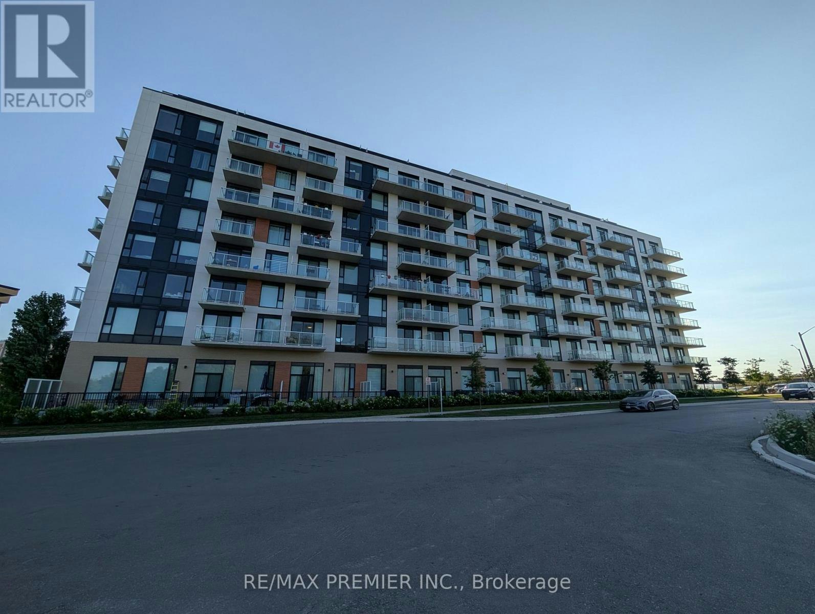 811-6 David Eyer Road, Richmond Hill, ON, L4S 0N5