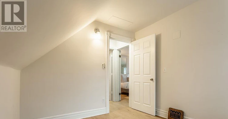 270 Beach Boulevard, Hamilton, ON, L8H 6W1 - 27