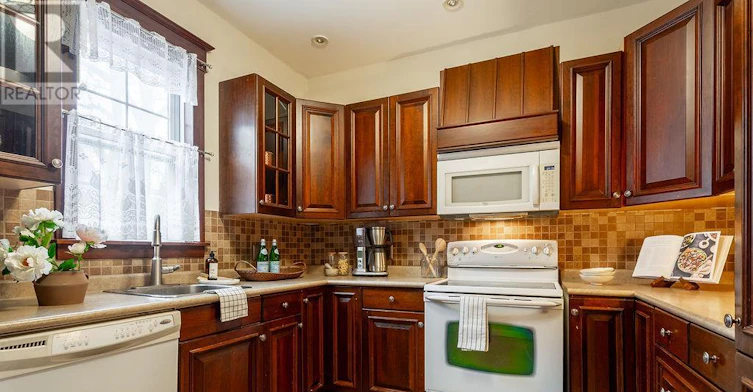 270 Beach Boulevard, Hamilton, ON, L8H 6W1 - 18
