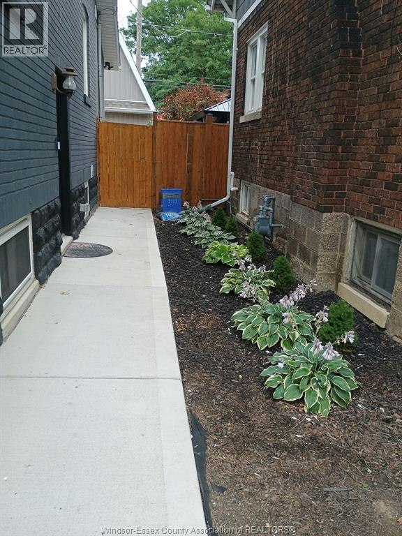 LOWER-1228 Dougall, Windsor, ON, N8X 1R5 - 2