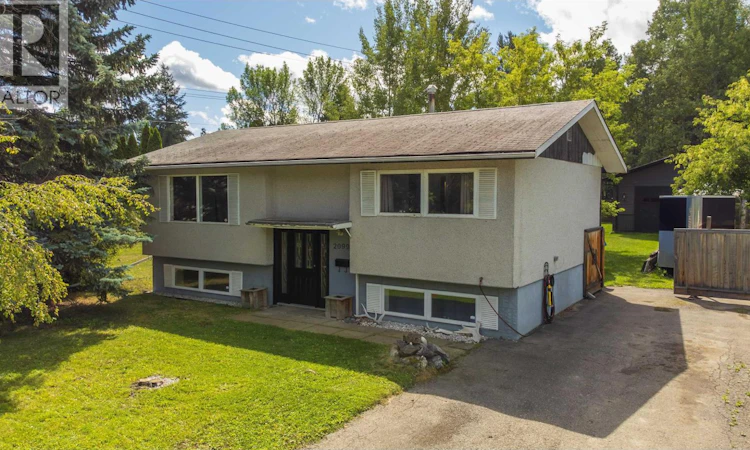 2099 Macdonald Avenue
