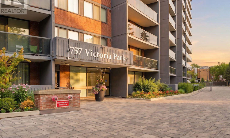 1002-757 Victoria Pk Avenue